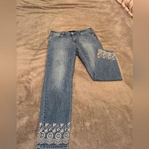 Medium Wash Blue Cropped Jeans with Embroidery